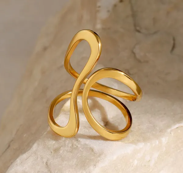 Golden_Stainless_Steel_And_Hypoallergenic_Coating_Ring_For_Women